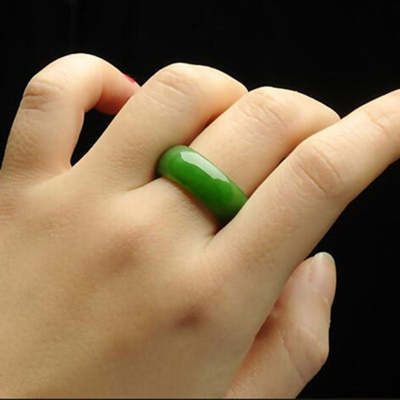 Mode Jade Ring