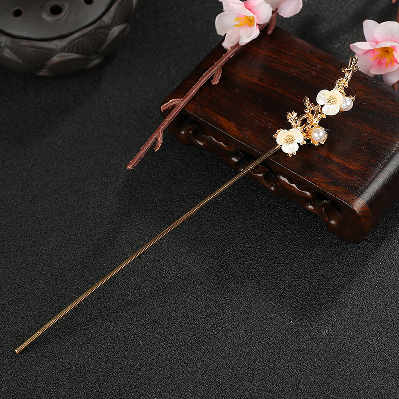 Traditional Hanfu Chinese hairpin with antique design