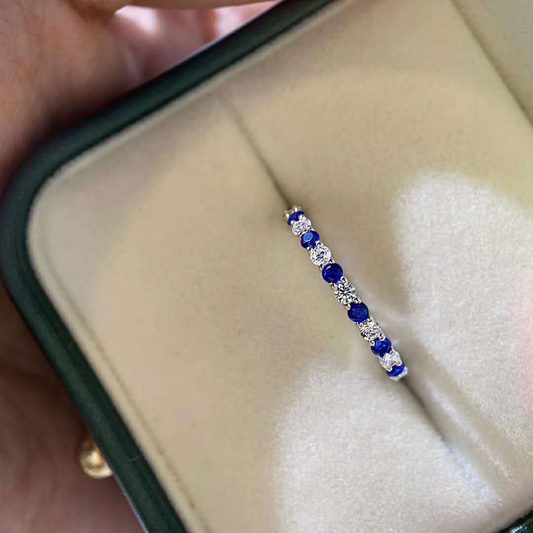 Importiert 5A High Carbon Diamant natürlicher roter Saphirreihe Diamant Vice Ring Diamond Ring 925 Silber plattiert Platinstapelring