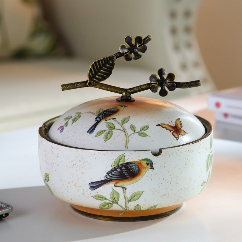 Personalisierte aschbecher amerikanische europäische Stil mit Deckung, um Flugasche zu verhindern