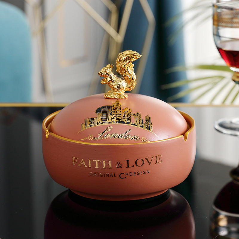 Personalisierte aschbecher amerikanische europäische Stil mit Deckung, um Flugasche zu verhindern