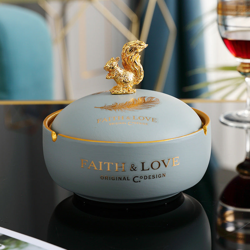 Personalisierte aschbecher amerikanische europäische Stil mit Deckung, um Flugasche zu verhindern