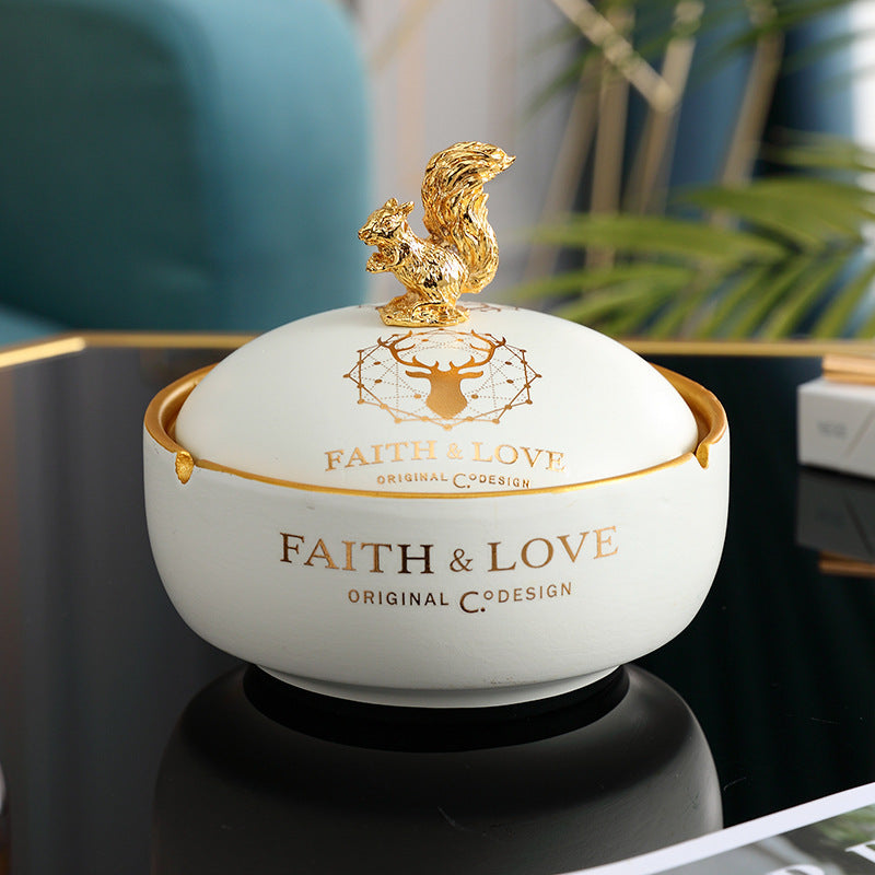 Personalisierte aschbecher amerikanische europäische Stil mit Deckung, um Flugasche zu verhindern