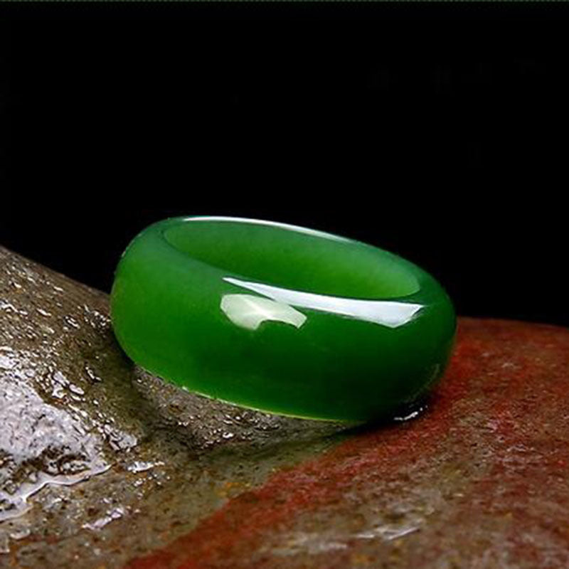 Mode Jade Ring