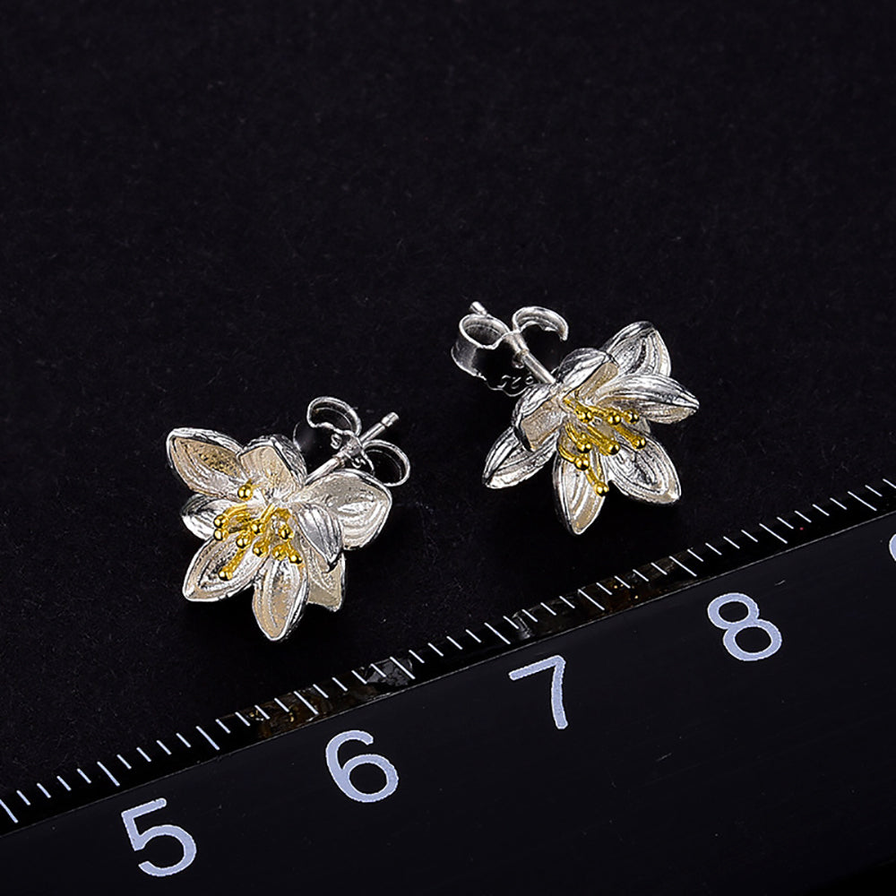 Minimalist Silver Floral Stud Earrings – Jewelry Gift for Girlfriend or Best Friend-4