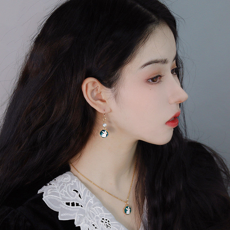 Emaille Bunny Ohrringe weiblich Sterling Silber Retro Temperament Jade Kaninchenohrringe Kristallperlen