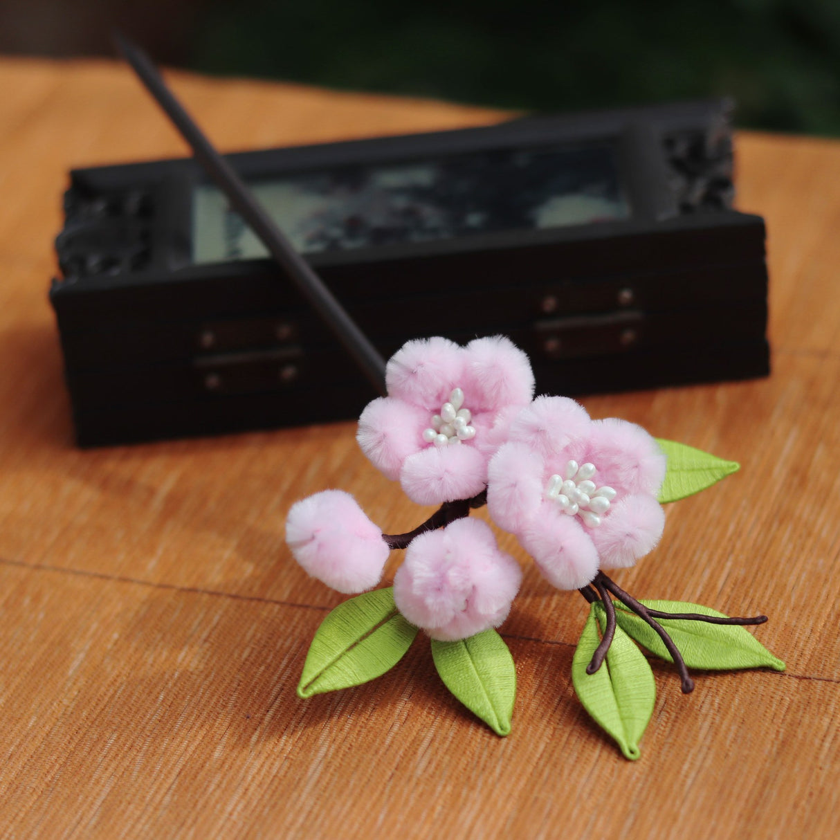 Vintage flower hairpin for Hanfu with wool and wood