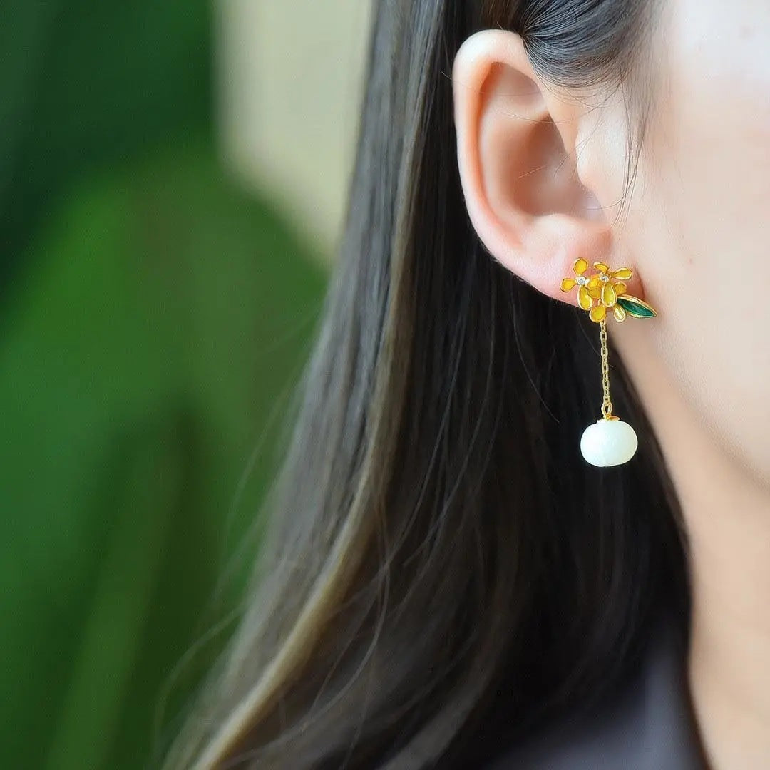 Antique Hanfu retro earrings with geometric gold shape