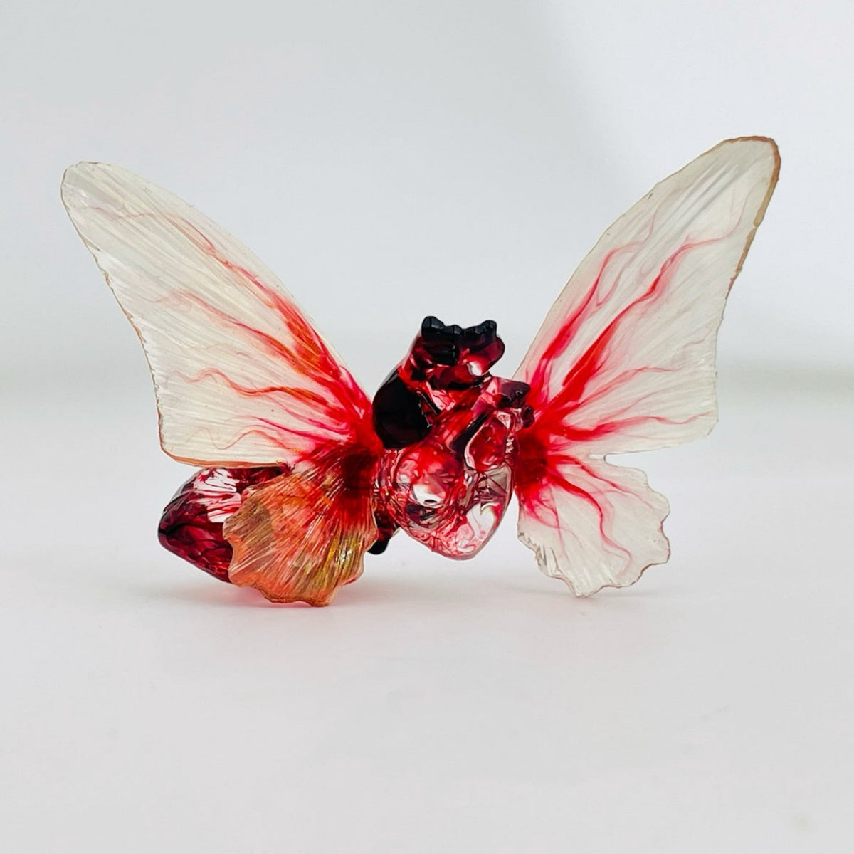 Herz -Kokon -Schmetterling Brosche exquisites Temperament Senior Sense Pin