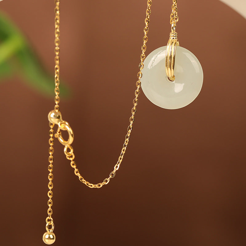 Retro kompakte Friedensschnuckle Halskette Mode Lady Round Jade Pendentemperament Temperament Schlüsselbein Kette S925 Silber Halskette Frauen