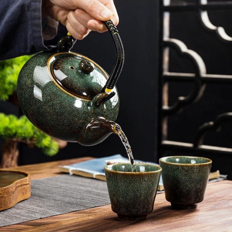 Hochglänzende Keramik-Teekannen