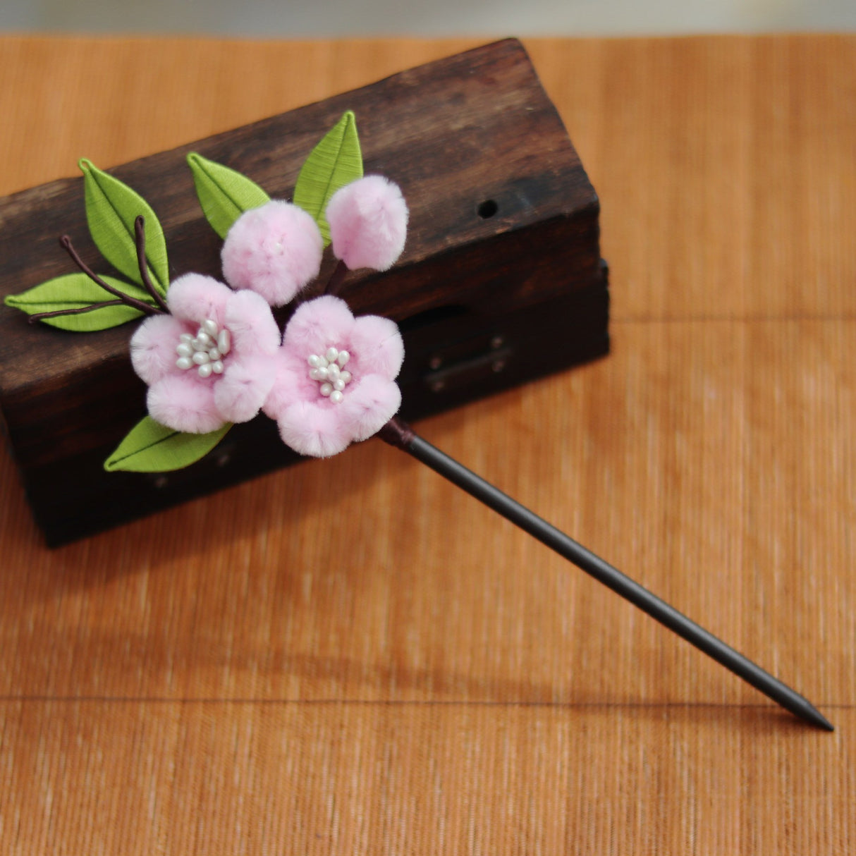 Vintage flower hairpin for Hanfu with wool and wood
