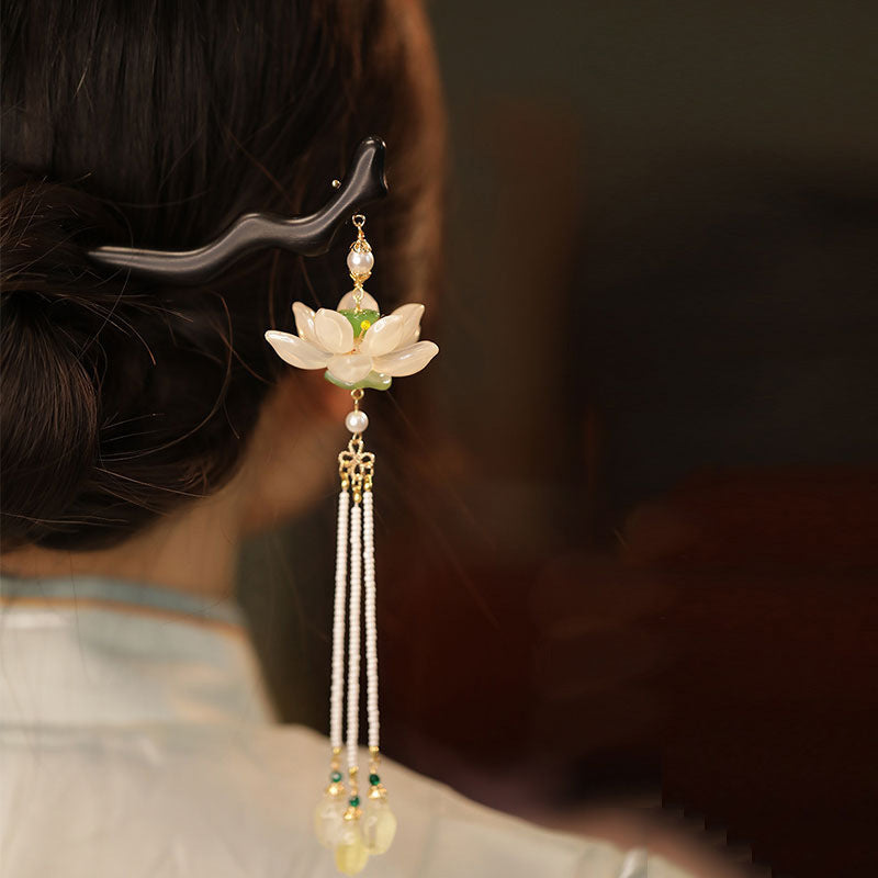 Antique pearl hairpin with tassel and lotus detail