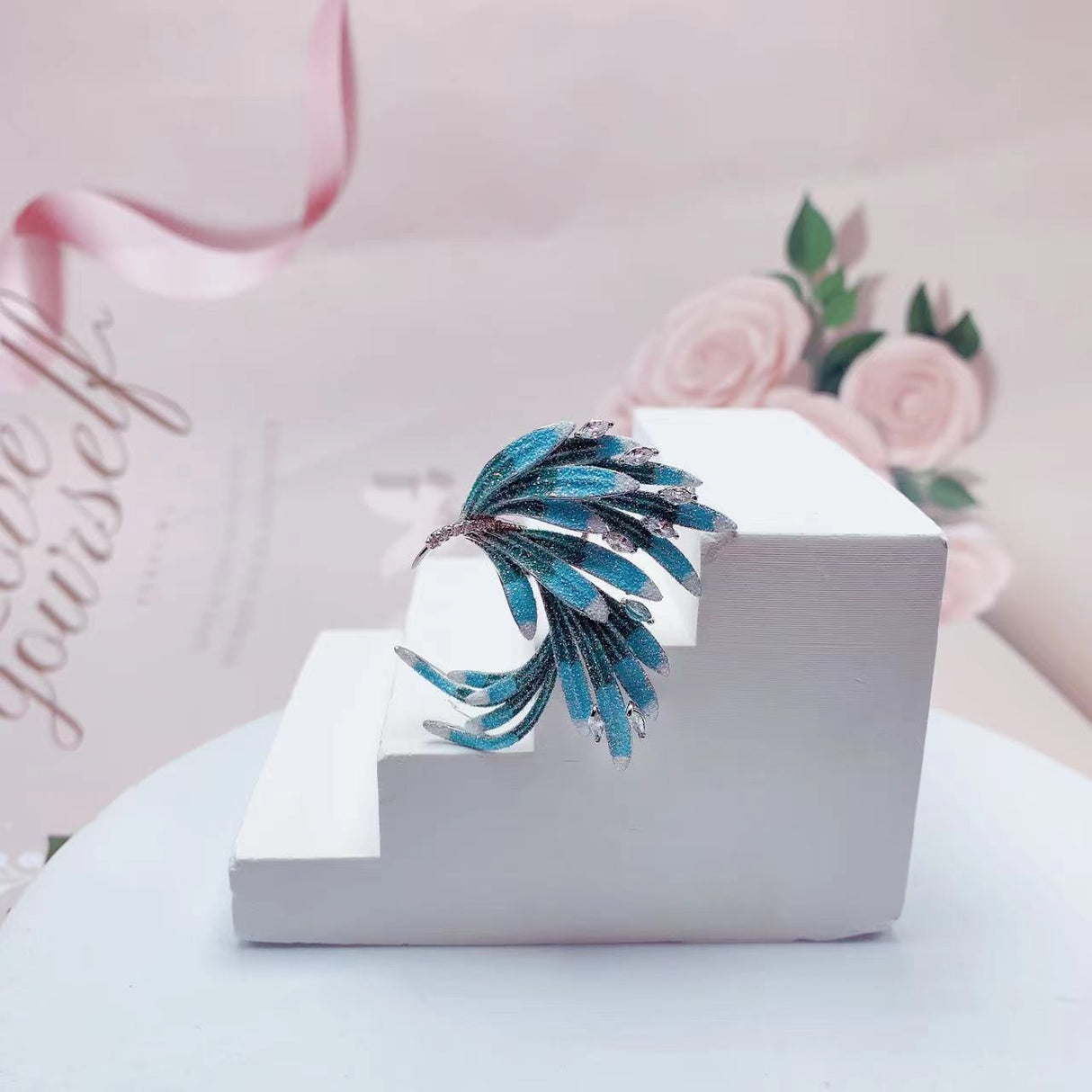 Emaille Gradientenmikro -Strass -Strass -Phoenix -Schwanzbrosche im chinesischen Stil