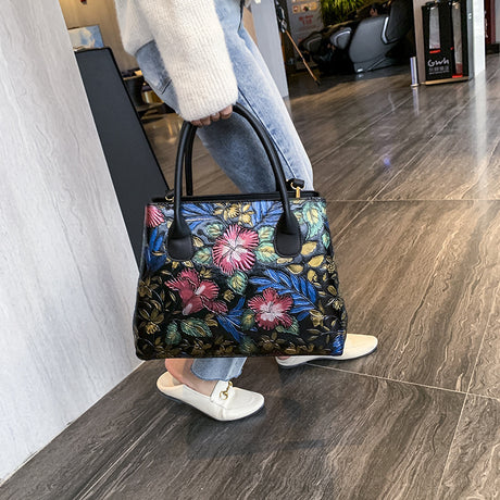 Chinesischer Stil bemalt geprägte Retro -Tasche