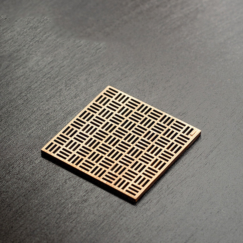 Geschnitzte hohle quadratische hölzerne Untersetzer Teebecher