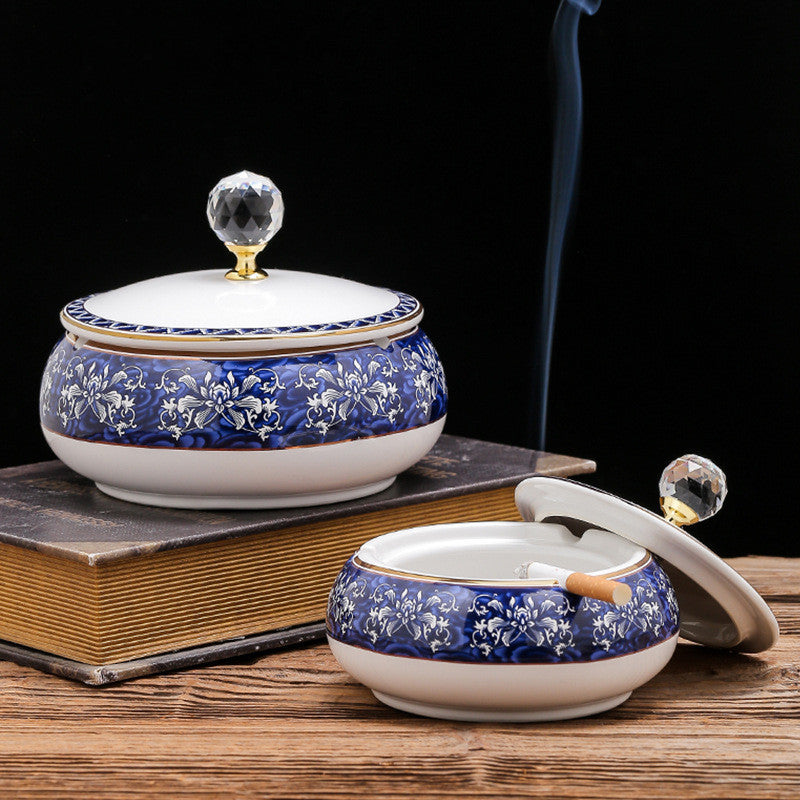 Büroheim Wohnzimmer Couchtisch Blau und weißes Porzellan Vintage Keramik -Aschenbecher mit Deckel