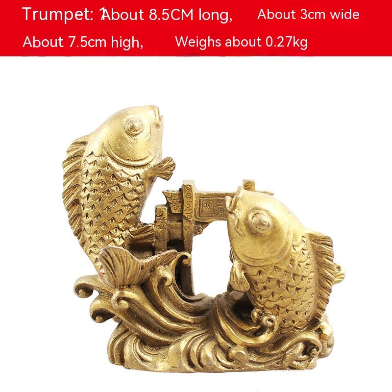 Kupferkarpfen springen Gantry -Ornamente Metallhandwerk