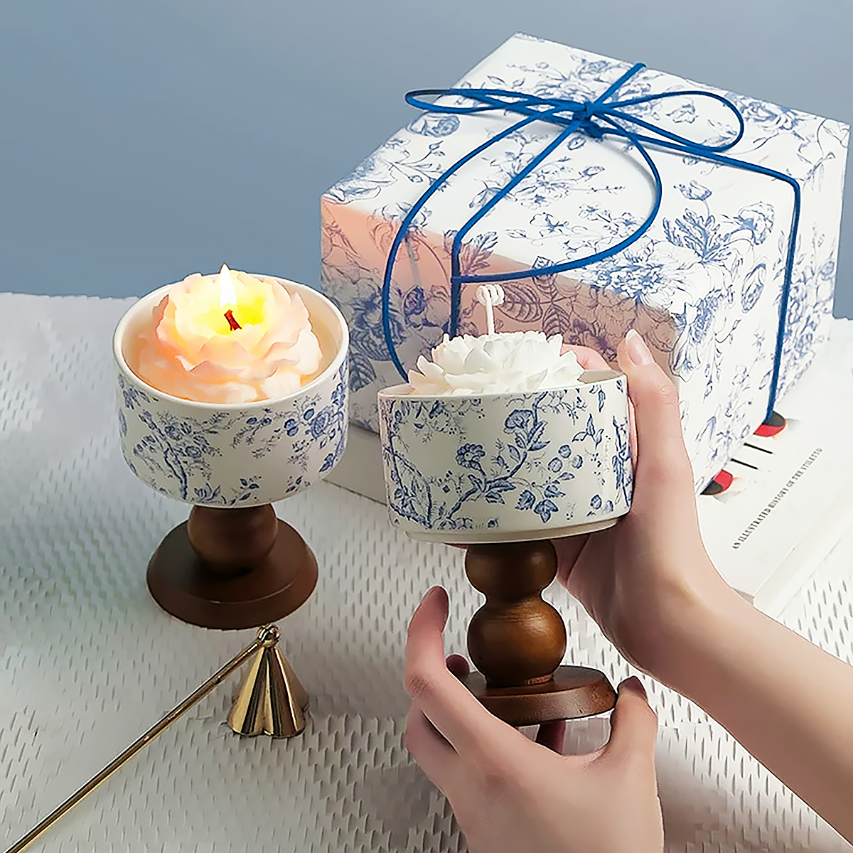 Blue and White Porcelain Floral Scented Candle Gift Set for Your Best Friend-3