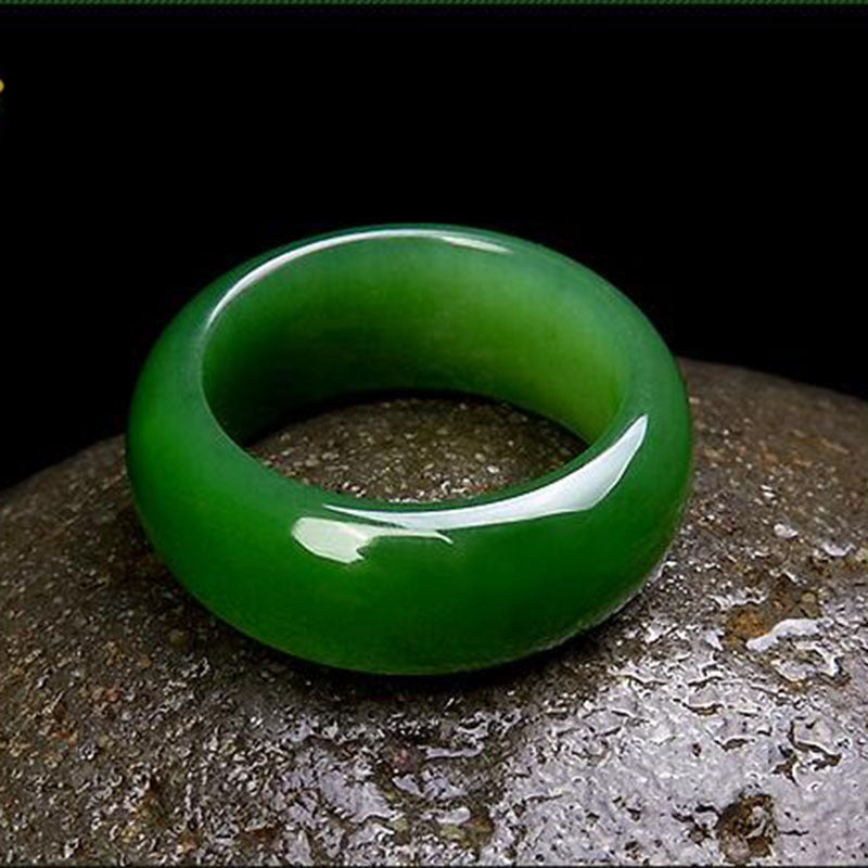 Mode Jade Ring