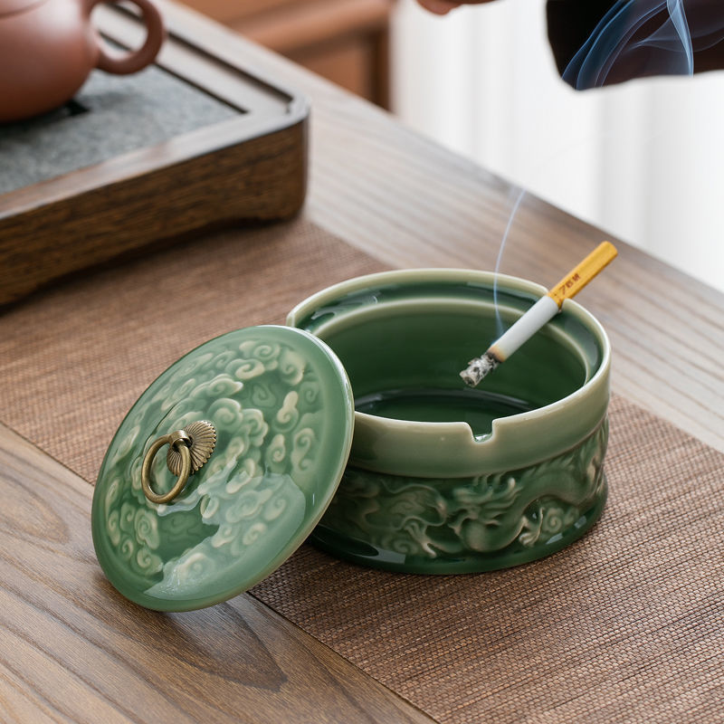 Keramik Yue Kiln Celadon Aschenbecher mit Abdeckung zum Windschutz