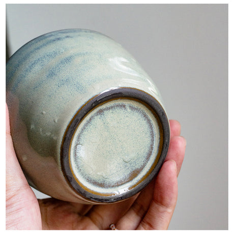 Schwarzer Keramik -Ton -Kiln gebackene unregelmäßige 200 -ml -Teetasse mit 200 ml