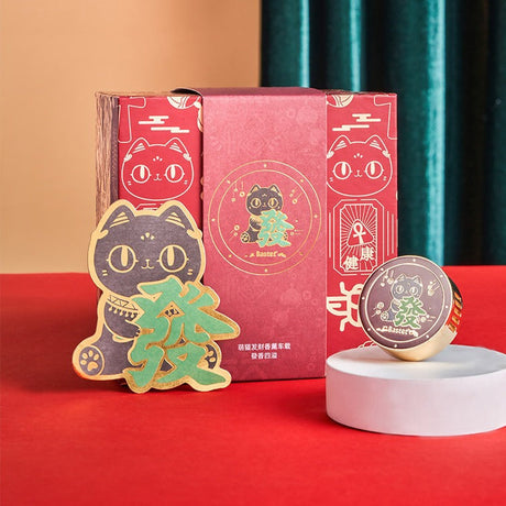 Cat-shaped car fragrance with amber wood solid scent
