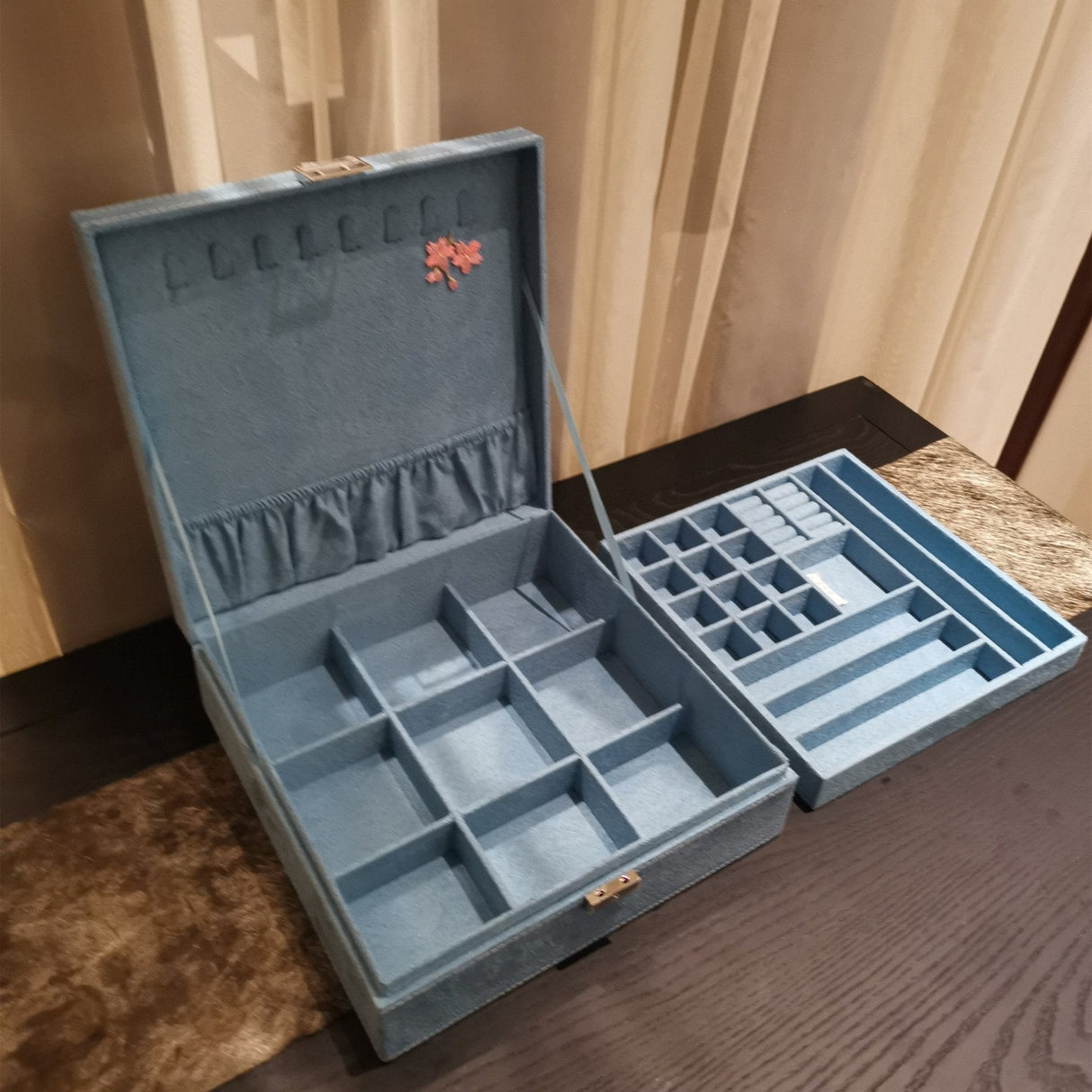 Chinese wooden jewelry box with embroidery and flannel