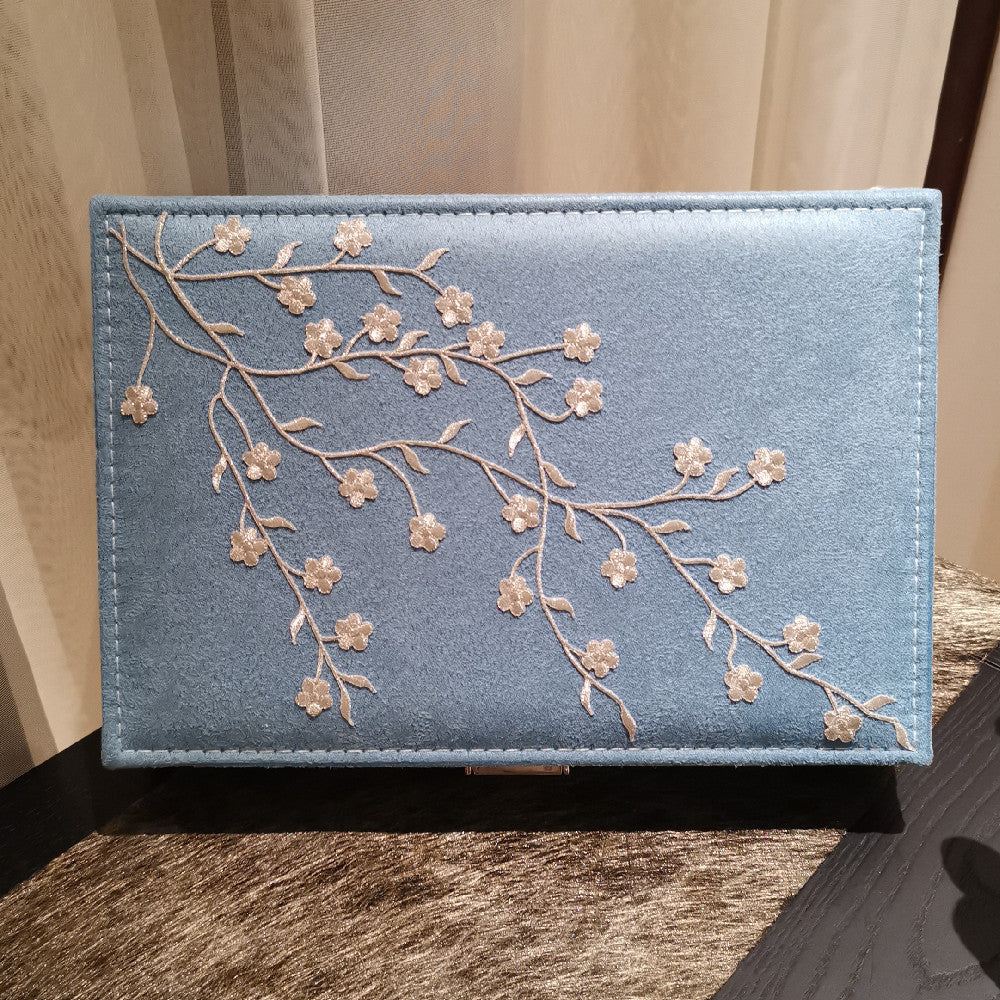 Chinese wooden jewelry box with embroidery and flannel