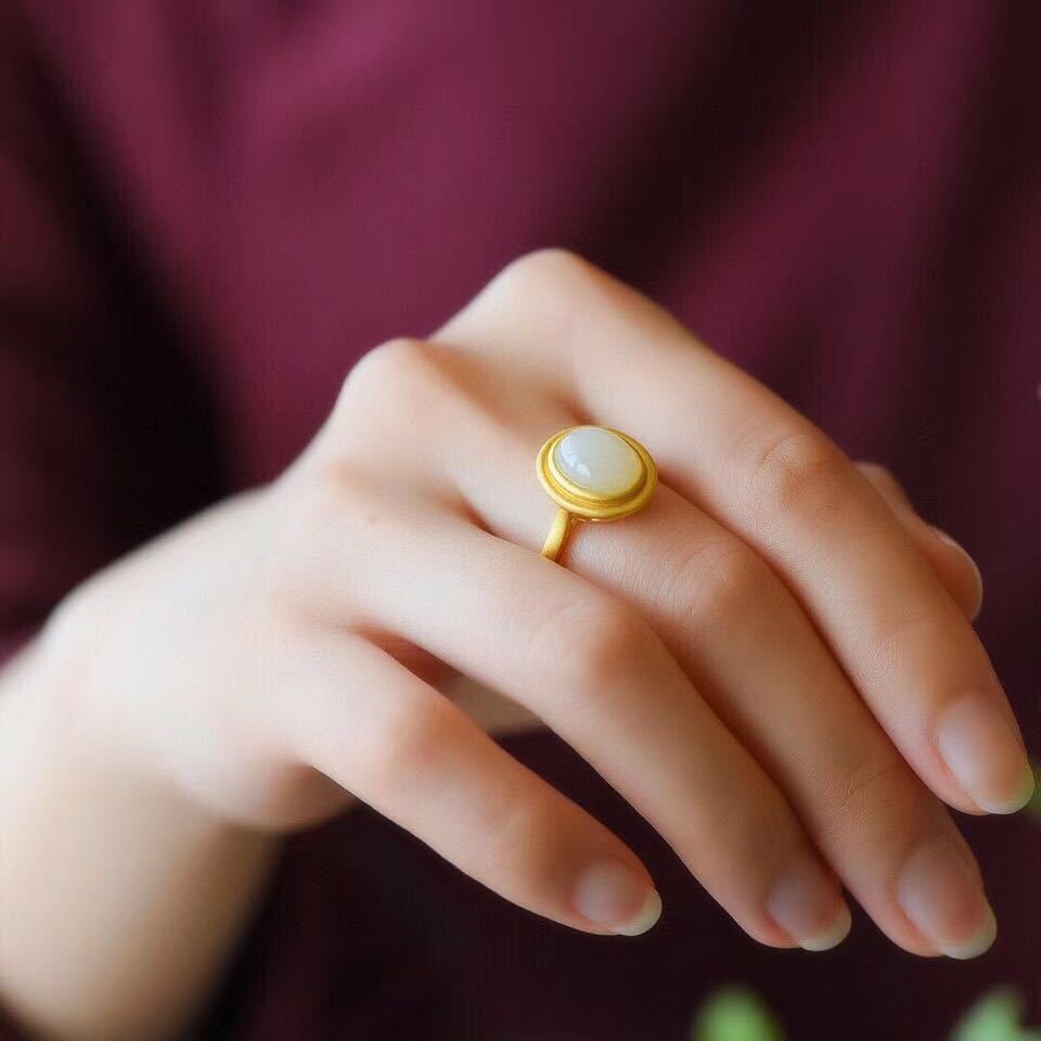 Frauen weißer Jade Emerald Retro Natural Hetian Jade Ring