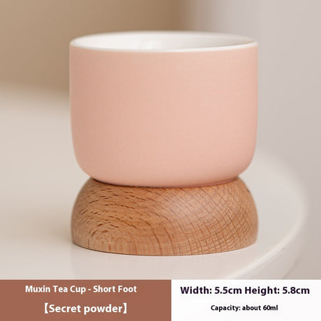 Keramik -Tee -Büro, die kleine Teetasse gewidmet ist