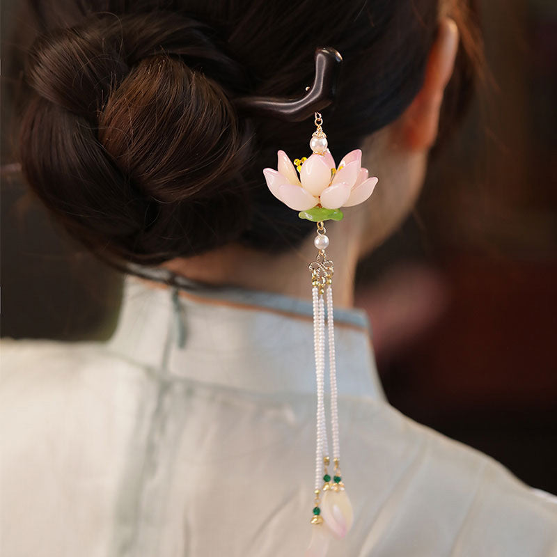 Antique pearl hairpin with tassel and lotus detail