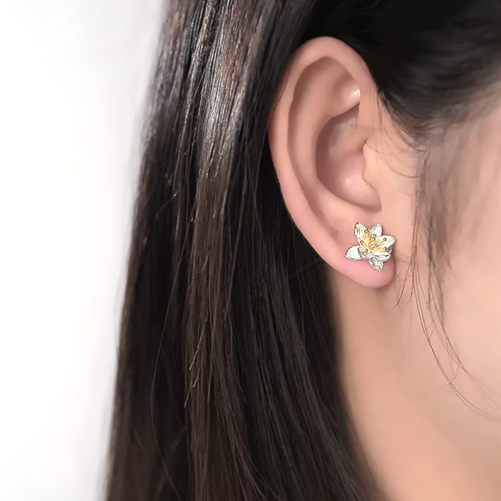 Minimalist Silver Floral Stud Earrings – Jewelry Gift for Girlfriend or Best Friend-3