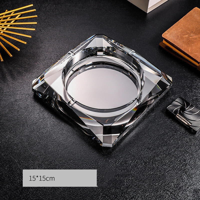 Kreative Persönlichkeit von Aschenbecherkristallglas