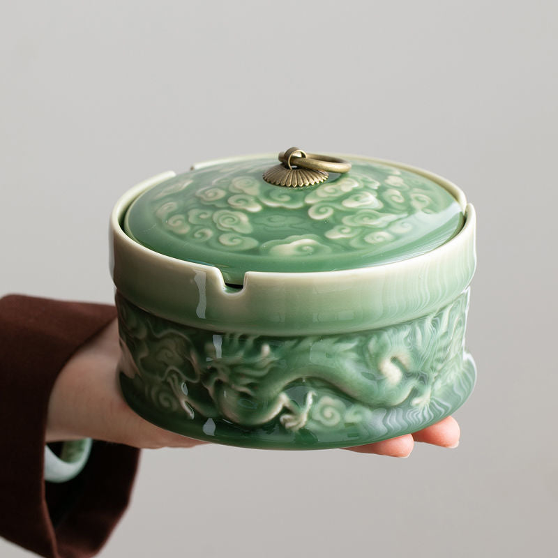 Keramik Yue Kiln Celadon Aschenbecher mit Abdeckung zum Windschutz
