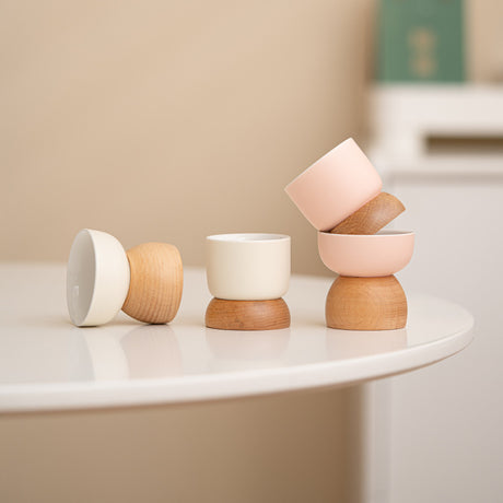 Keramik -Tee -Büro, die kleine Teetasse gewidmet ist