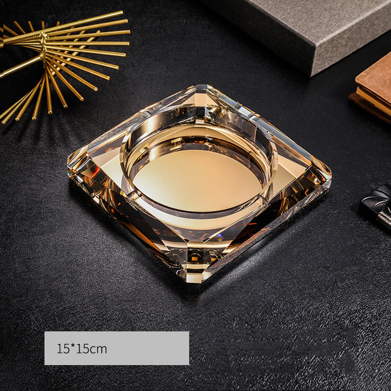 Kreative Persönlichkeit von Aschenbecherkristallglas