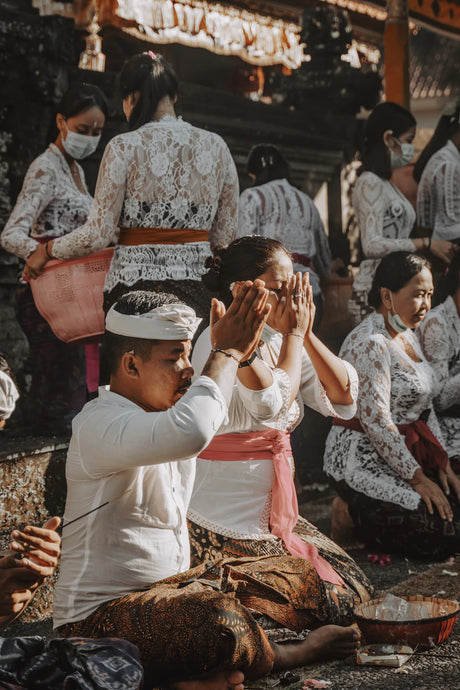 Navigating Cultural Sensitivities in Personalized Gifting