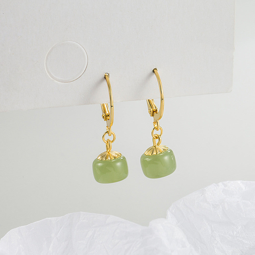 Hetian Jade Earrings Are Small and Small