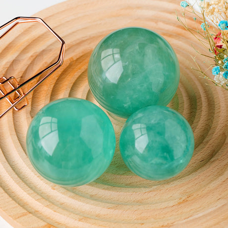 Natürlicher Seewasserblau Fluoritenkugel Original Steinschleife Feng Shui Ornamente