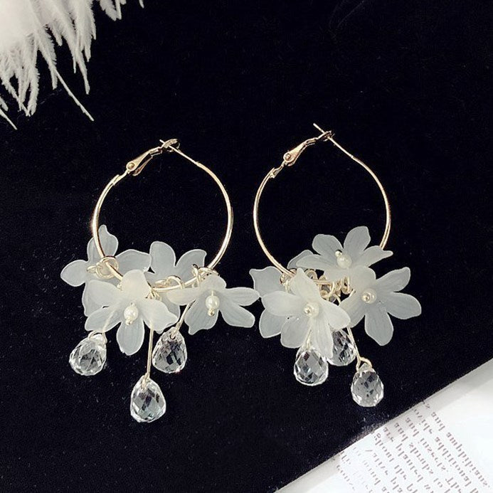 Flower circle earrings