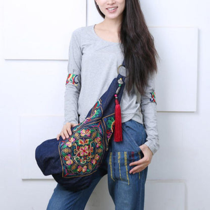 Large Capacity Ethnic Totem Embroidery Crossbody Bag-2