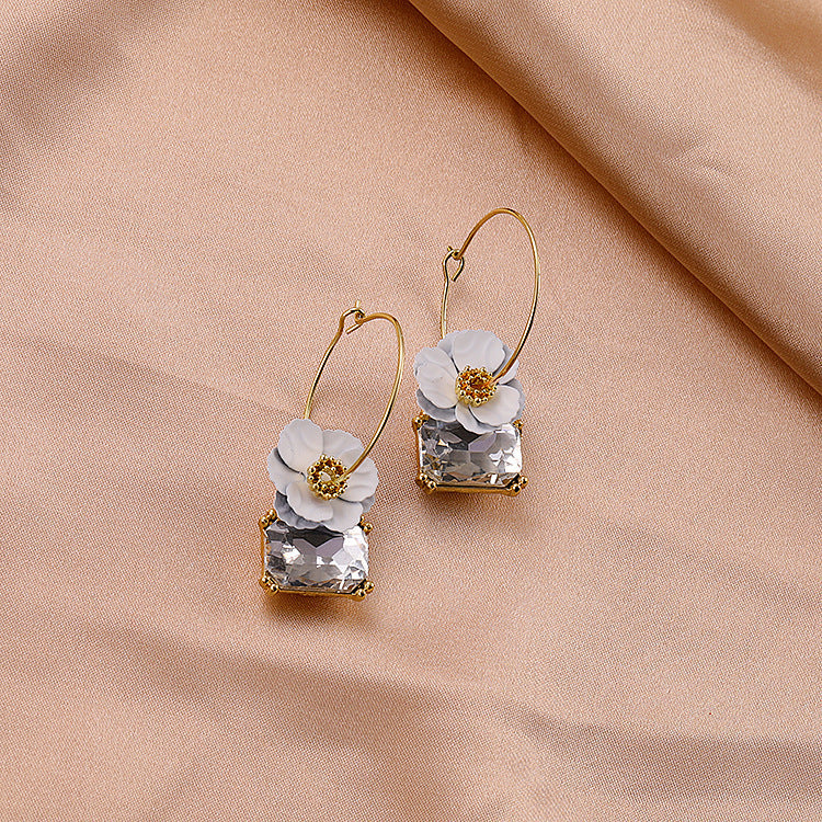 Crystal flower earrings