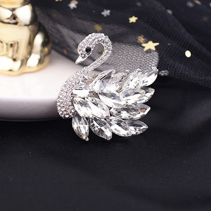 Diamond Swan Brosche