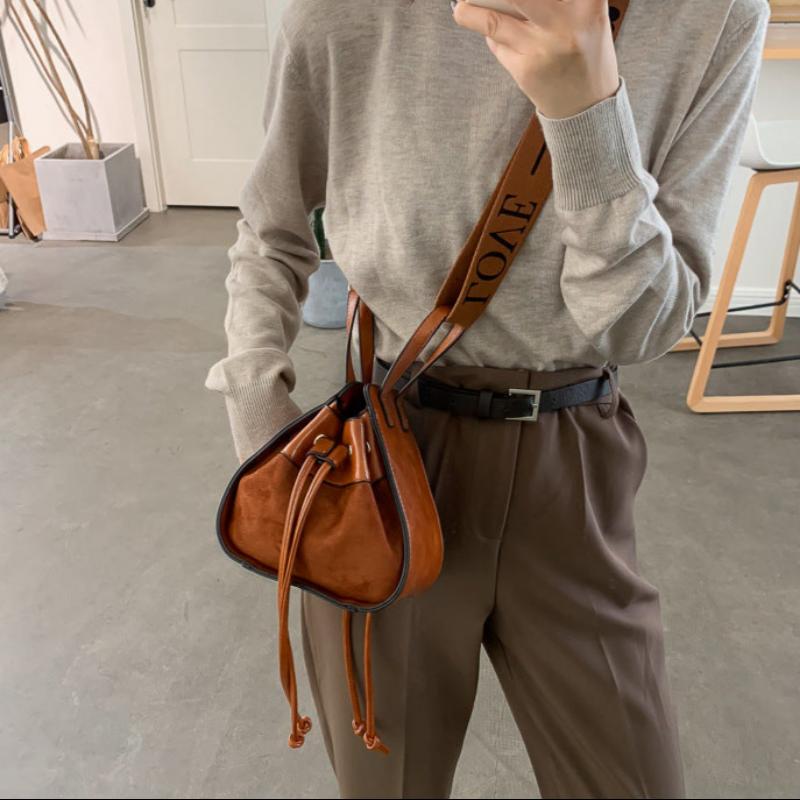 Hong Kong style vintage bucket bag