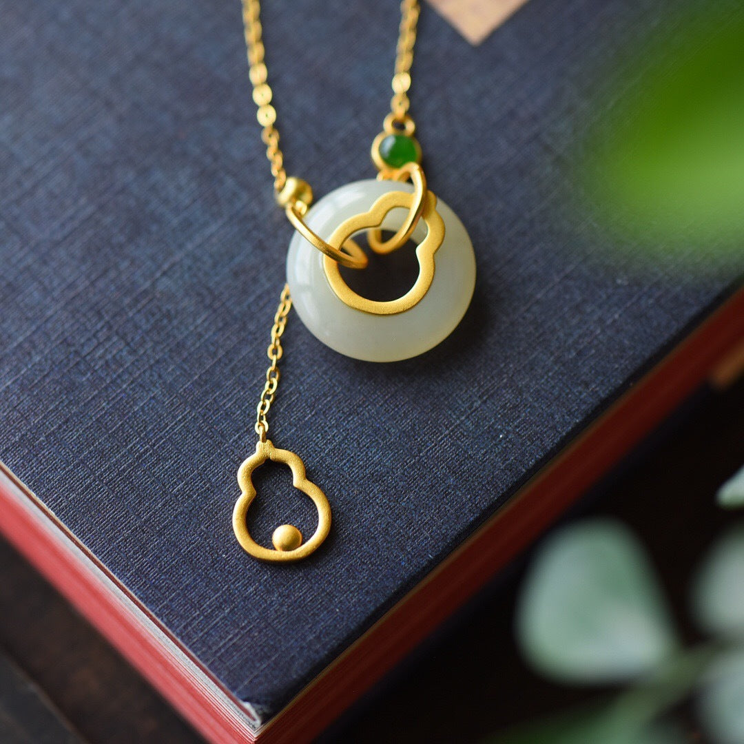 Natural Hetian Jade Ring ineinandergreifende Schlüsselbeinkette