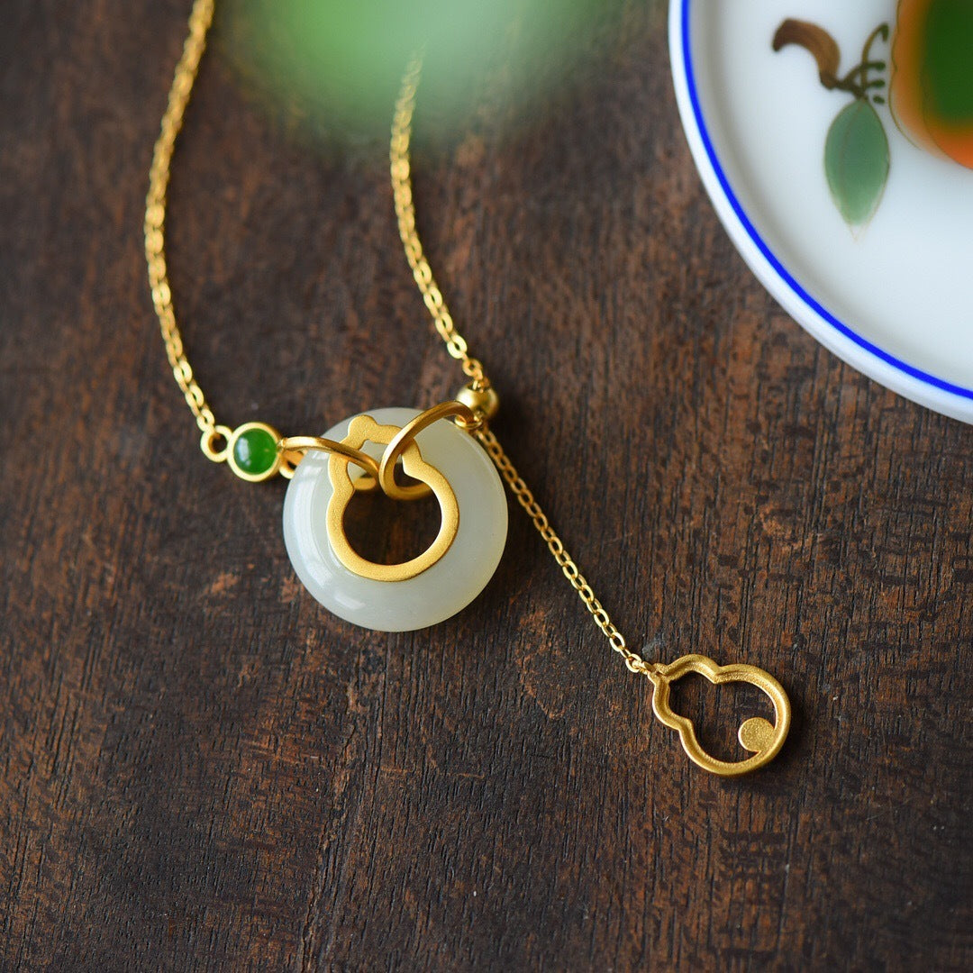 Natural Hetian Jade Ring ineinandergreifende Schlüsselbeinkette