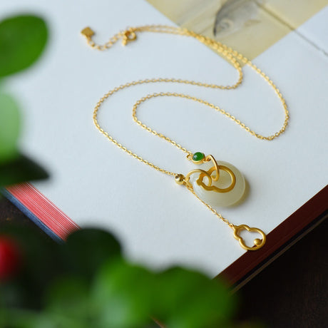 Natural Hetian Jade Ring ineinandergreifende Schlüsselbeinkette