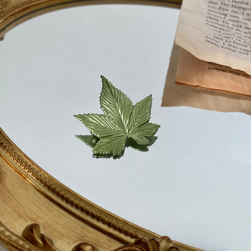 Literature and Art Forest Plant Leaves Brooch Simple and Versatile Niche Pin