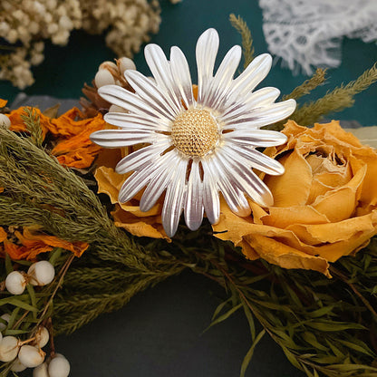 Fresh Little Daisy Brooch Simple Hundred with Accessories